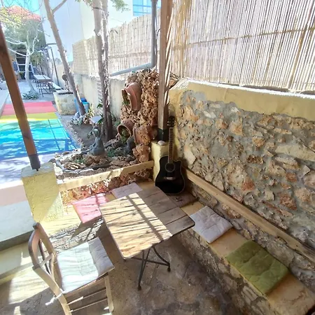Chania Youth Hostel *